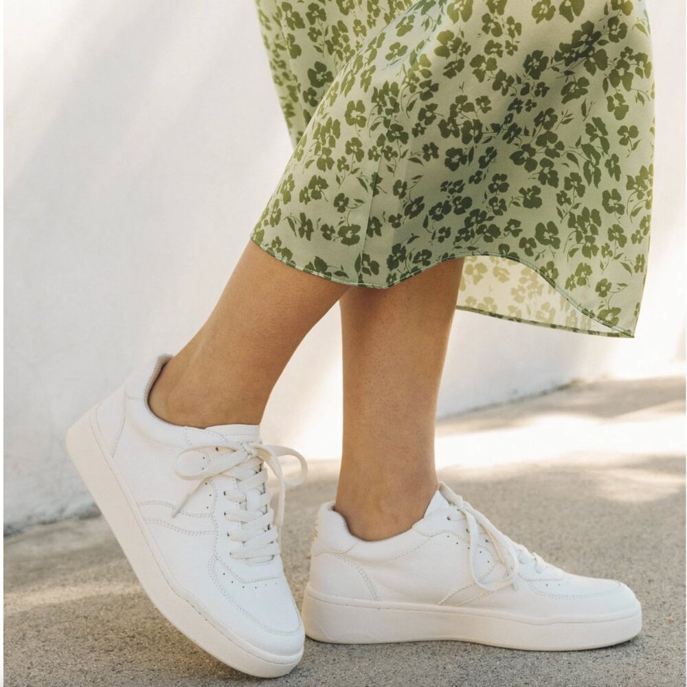 Soludos Women's Leather Roma Sneaker White  Neutral Everyday Travel Commuting